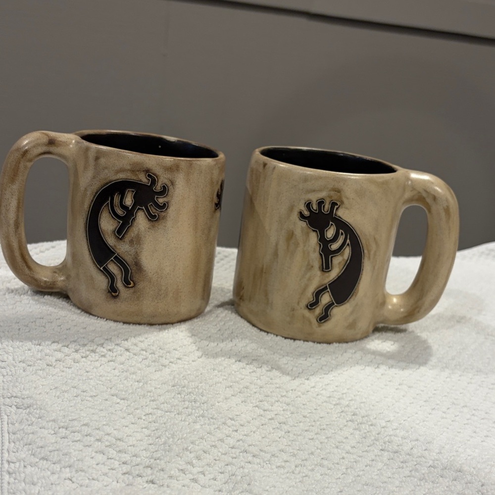 Mara Stoneware 2 Mugs Kokopelli 16oz Rustic Tan Ceramic Mugs Set Of Two Mexico